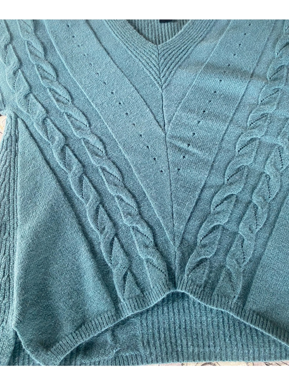 Oliver O. Teal Ribbed V-Neck Sweater